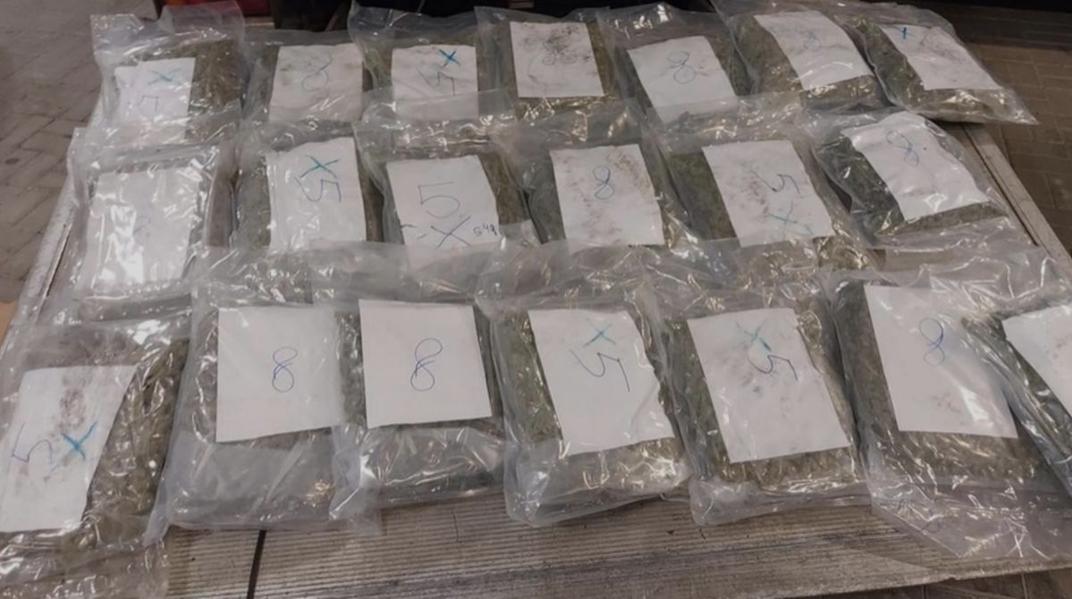 Przemyt narkotyków za 8,5 miliona złotych. Policjanci z Poznania rozbili grupę przestępczą. Zatrzymano dwie osoby