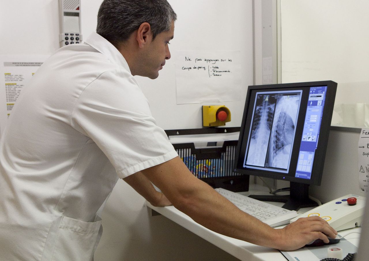 COVID-19. Przerażające nagranie polskiego lekarza. "Ten człowiek nie ma płuc"