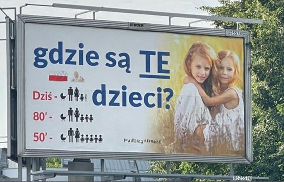2353 billboardy "Gdzie są te dzieci". Ile wydaje Fundacja Kornice na swoje kampanie?