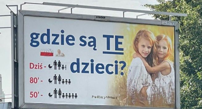 2353 billboardy "Gdzie są te dzieci". Ile wydaje Fundacja Kornice na swoje kampanie?