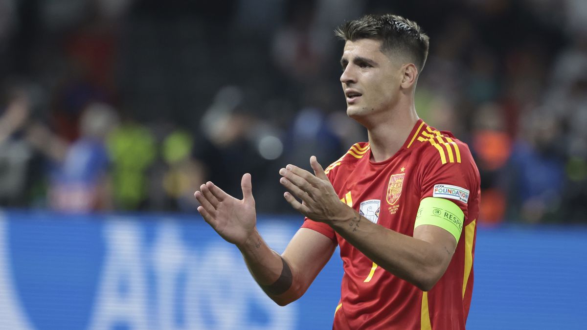 BERLIN, GERMANY - JULY 14: Alvaro Morata of Spain salutes the supporters following the UEFA EURO 2024 final match between Spain and England at Olympiastadion on July 14, 2024 in Berlin, Germany. (Photo by Jean Catuffe/Getty Images)