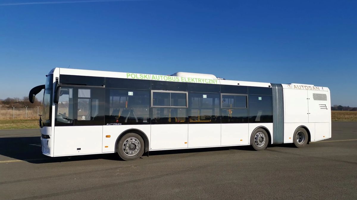 Autoelektrosan - silnik i bateria w specjalnie wydzielonej strefie