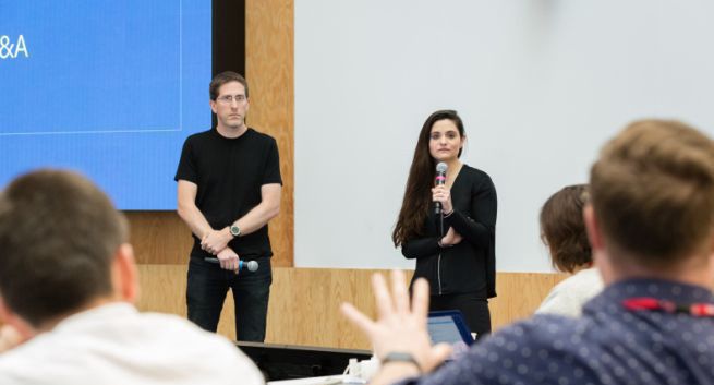 Facebook zaostrza walkę z dezinformacją. Wprowadza funkcję Jakość Grupy i dodatkowe informacje o publikowanych treściach