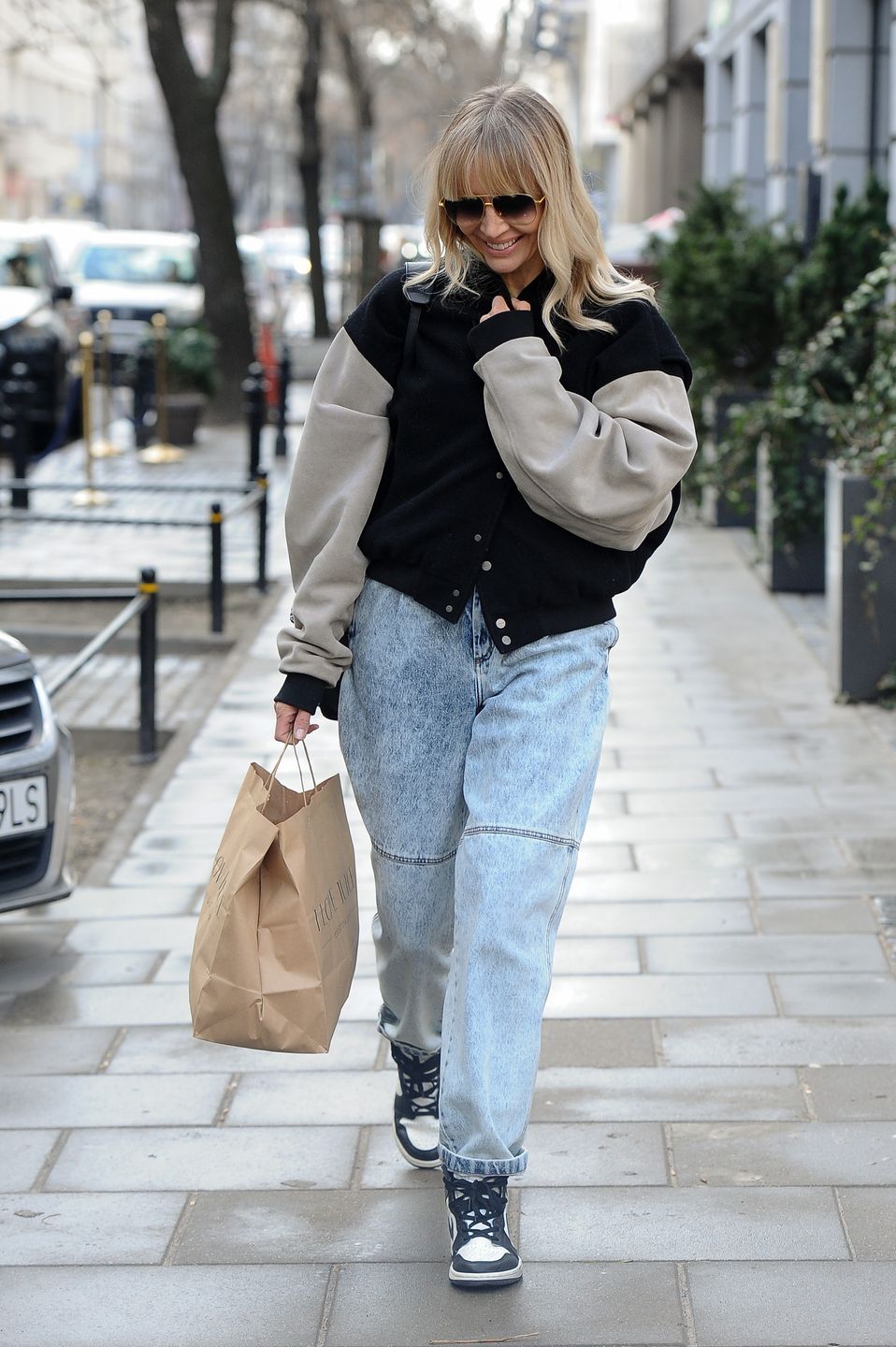 Wiosenna Agnieszka Woźniak-Starak opuszcza studio TVN w sportowej stylizacji