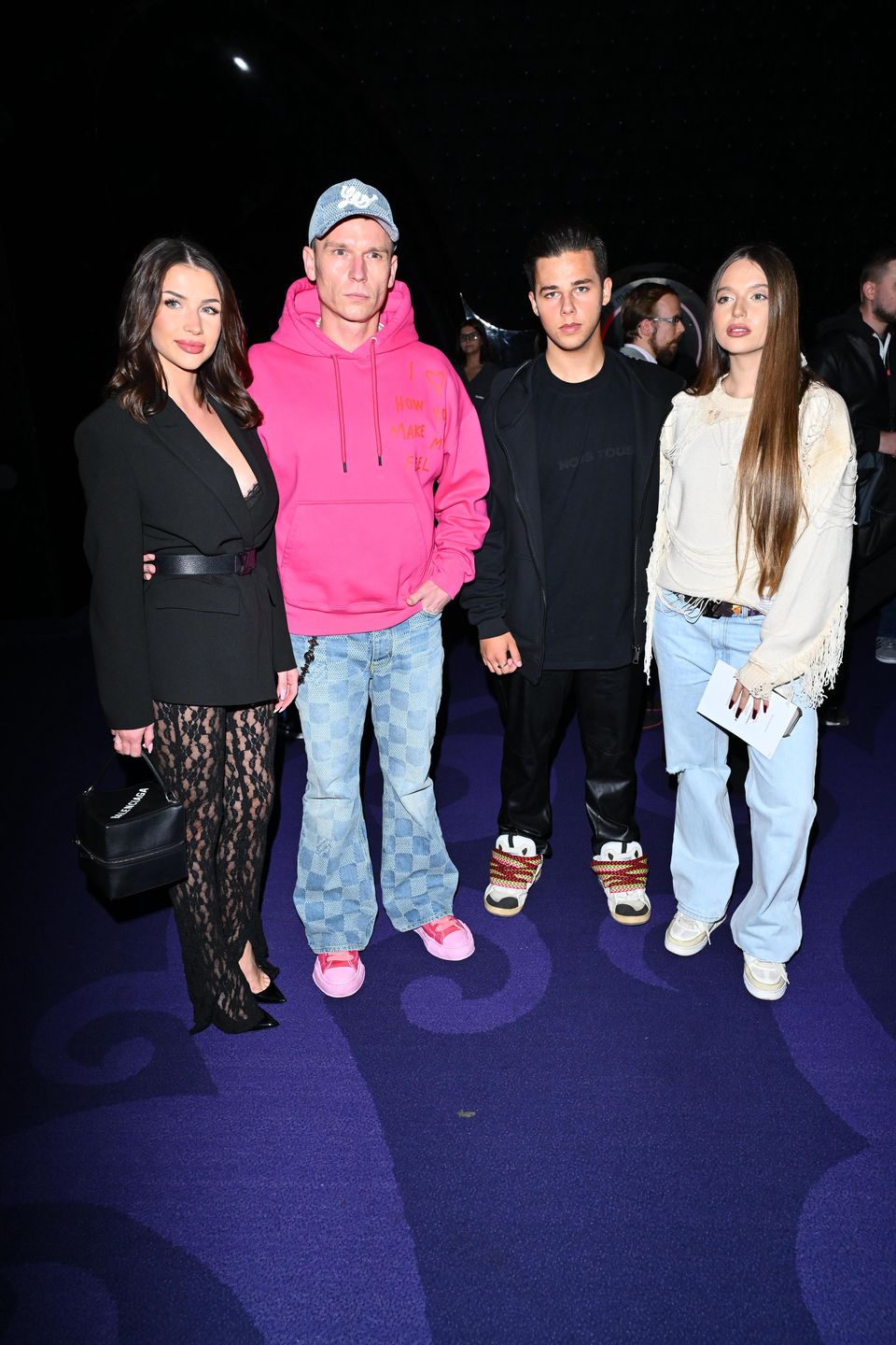 Allan Krupa z dziewczyną i "teściami" na premierze filmowej