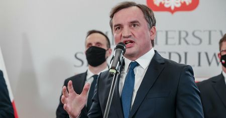 Budżet UE. Zbigniew Ziobro: Autostrada do likwidacji polskiego sejmu