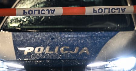 Gdańsk. Przed blokiem leżało ciało mężczyzny i zwłoki psa