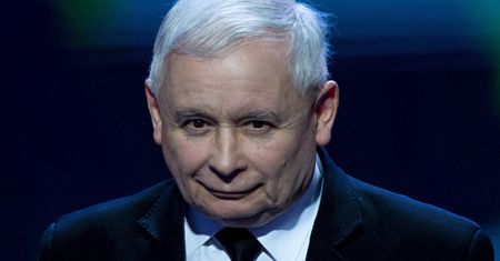 Miny Jarosława Kaczyńskiego na gali prawicowego tygodnika (FOTO)