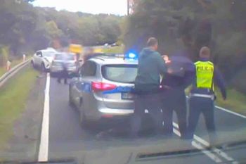 Żary: Kierowca zobaczył radiowóz i zaczął uciekać „korytarzem życia”. Myślał, że ma dożywotni zakaz prowadzenia