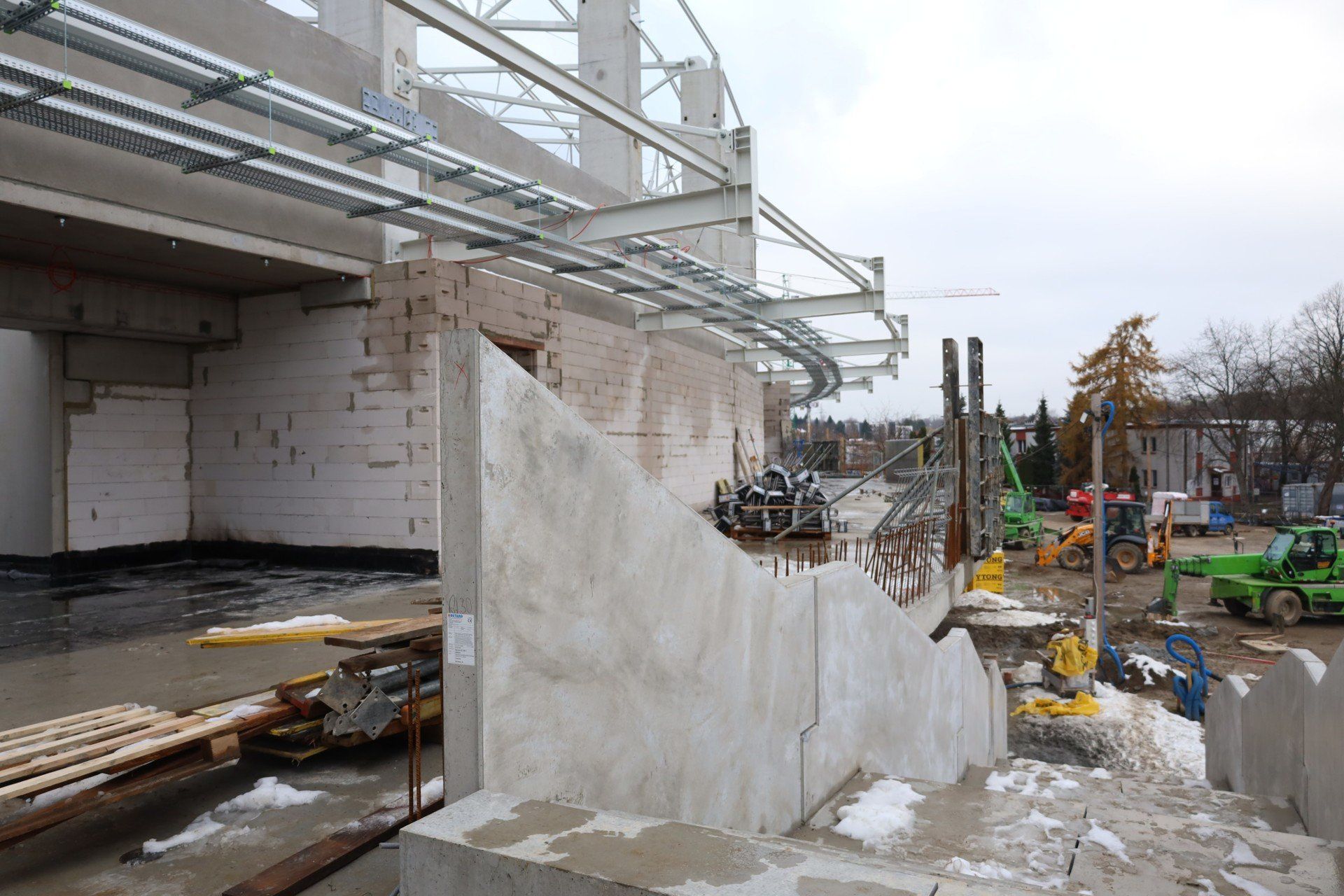 Przy ulicy Wyspiańskiego w Rzeszowie powstaje Podkarpackie Centrum Lekkiej Atletyki.