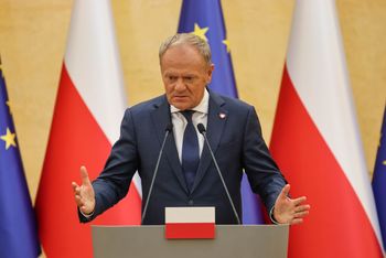 Katastrofa kolejowa w Sokolnikach. Tusk grzmi o zaostrzeniu przepisów