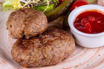 Na Środę Popielcową przed wojną robiono te kotlety. Dziś mało kto o nich pamięta, a to świetne rozwiązanie