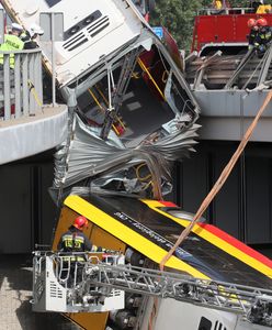 Wypadek autobusu w Warszawie. Ekspert: "Nieszczęśliwe miejsce. Tutaj należy stawiać mocniejsze bariery"