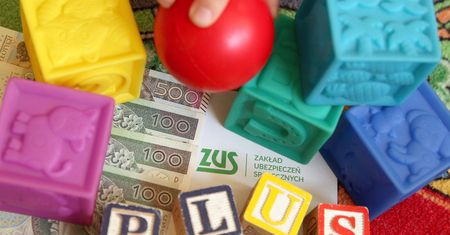 Ważny dzień dla pobierających 800 plus. Potrzebny wniosek, by nie było przerwy w wypłatach