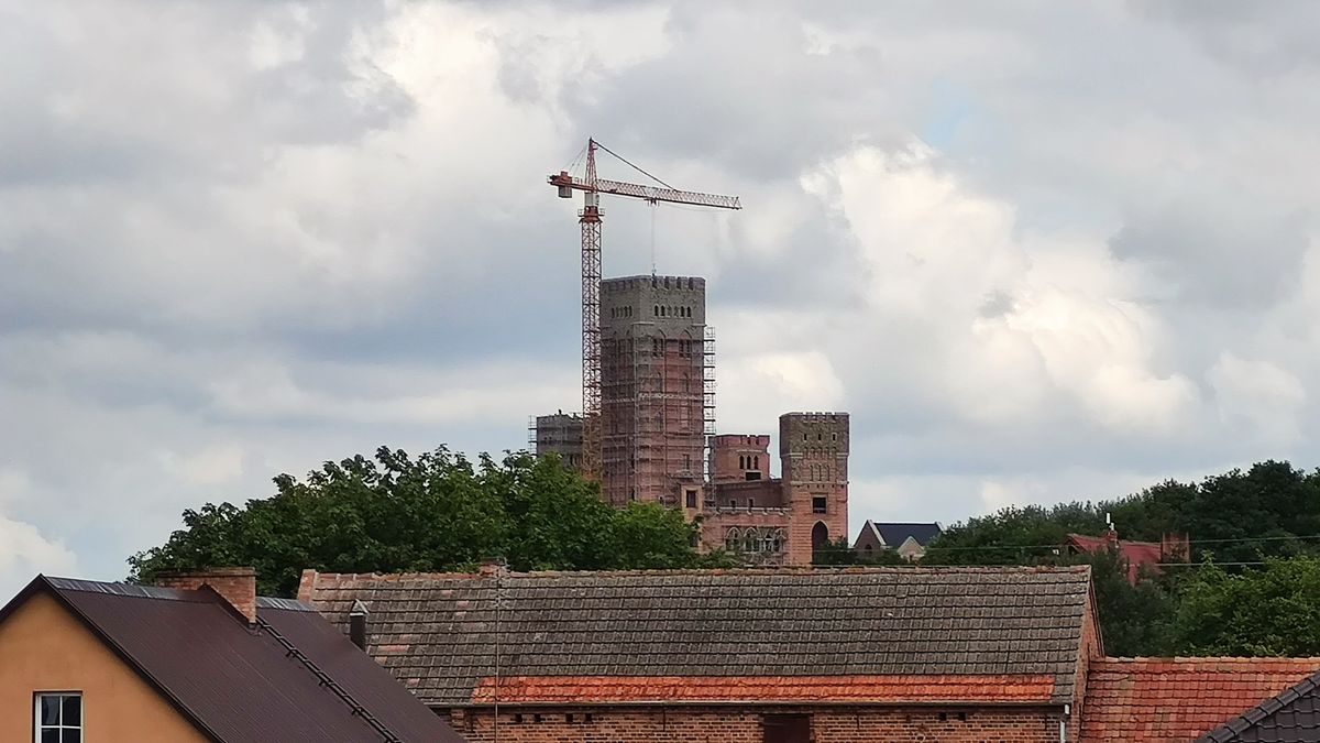 Zamek w Stobnicy nie zostanie rozebrany