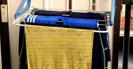 Mandat za suszenie prania na balkonie. Kara sięga 500 złotych