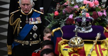 Król Karol III pod presją oczekiwań. "Będzie mu trudniej"
