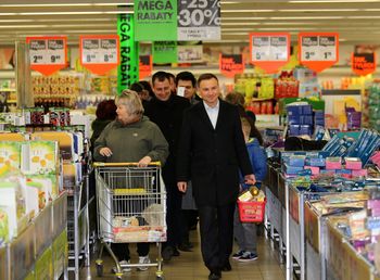 Koszyk Andrzeja Dudy. Produkty podrożały dwukrotnie