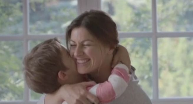 Nauka bycia mamą w reklamach Dicofloru (wideo)