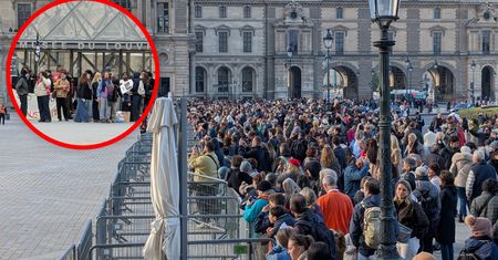 Protestujący zablokowali wejście do Luwru. Jest nagranie