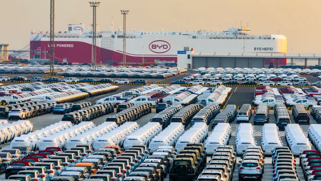 BYD's Car Carrier Sets Sail From Taicang Port
SUZHOU, CHINA - JANUARY 11: Vehicles wait to be loaded onto BYD's third 7000-car carrier BYD Hefei at the Taicang Port on January 11, 2025 in Suzhou, Jiangsu Province of China. (Photo by Ji Haixin/VCG via Getty Images)
VCG
industrial sailing craft, suzhou port, taicang, export, china, byd, new energy automobile, taicang port