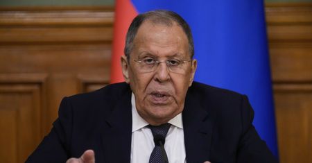 Ławrow: Spotkanie Putina z Zełenskim to spekulacje