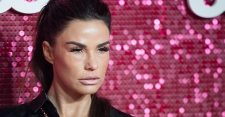Gwiazda Katie Price została hospitalizowana i aresztowana. Kolejny upadek