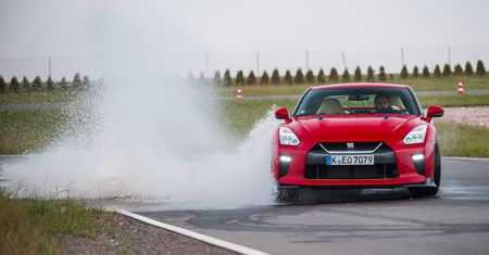 Nissan GT-R nie chce umrzeć. Dostanie jeszcze hybrydę i Edycję Ostateczną