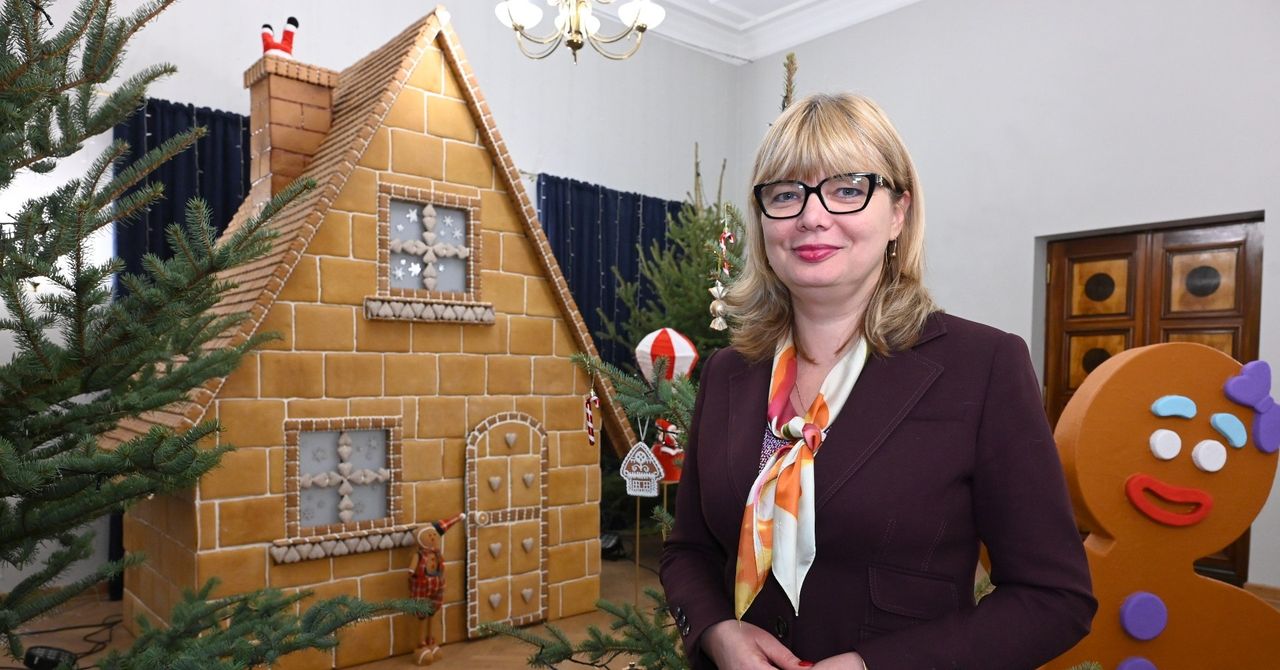 Kielce: Jedyna w Polsce chatka z piernika stanęła w Wojewódzkim Domu Kultury