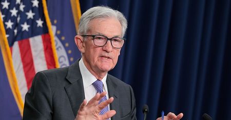 Powell oskarża administrację Trumpa o wywieranie presji na Fed