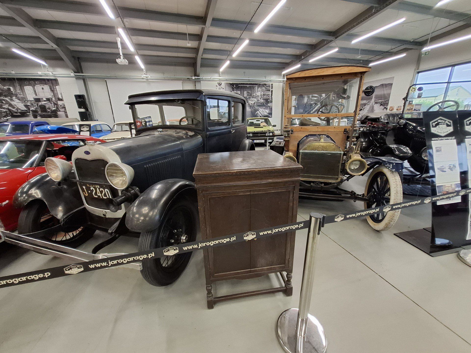 Muzeum Jaro Retro Auto Classic Garage w Lublinie