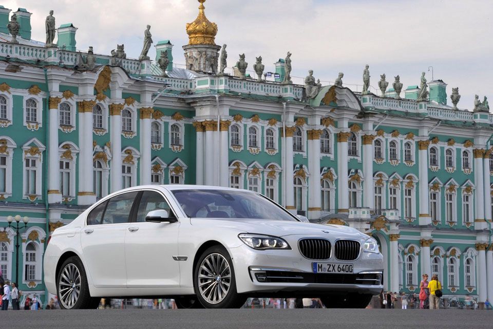 BMW serii 7 na rok 2013 - megagaleria niemieckiego okrętu flagowego 24