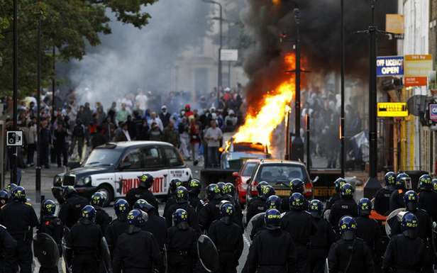 Jak uniknąć ulicznych zamieszek? (Fot. Aljazeera.net)