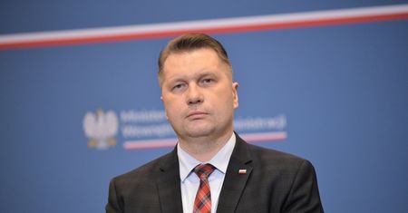 Czarnek mówi, co będzie w podręczniku do drugiej klasy HIT