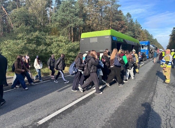 Stara Łubianka: Zderzenie trzech pojazdów. Dzieci wymagały pomocy