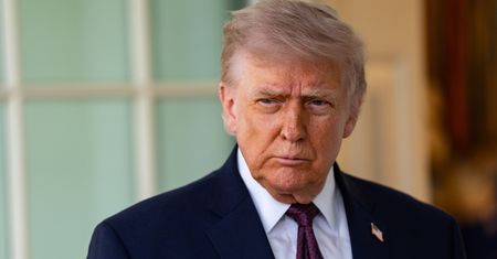 Co dalej z Iranem? Trump twierdzi, że Teheran dzwonił
