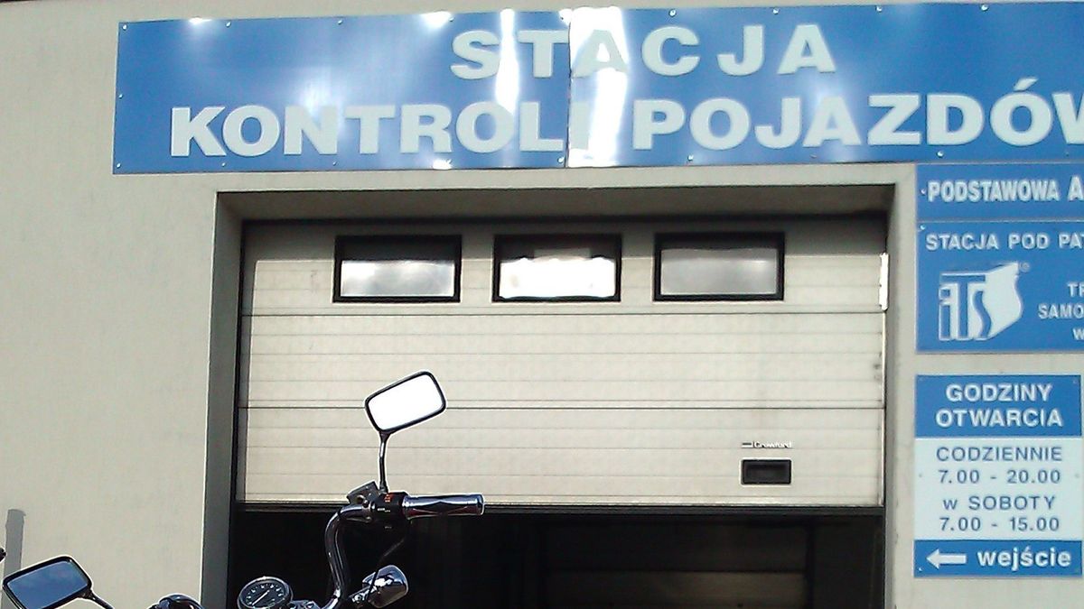 Diagności podbili 93 dowody rejestracyjne za łapówki