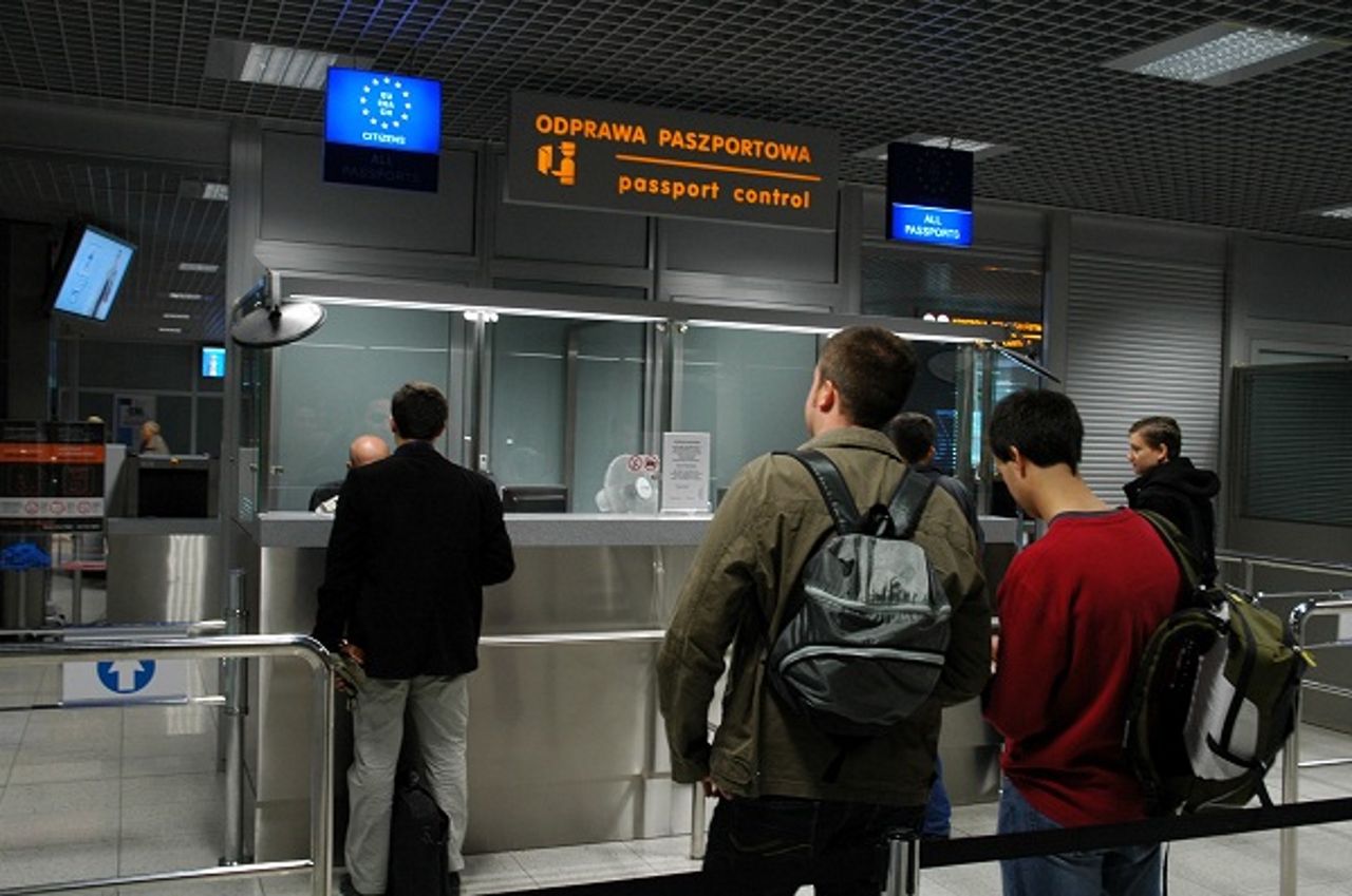 Polka wpadła na lotnisku w Krakowie. Od razu trafiła do więzienia
