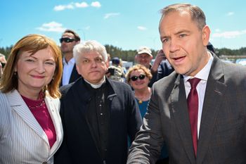 Zbadają poświadczenie dla Nawrockiego. "Mamy sytuację niejasną"