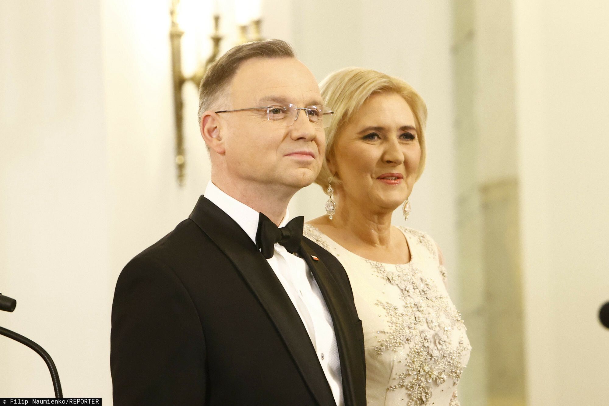 Fryzjer gwiazd bez litości o fryzurze Agaty Dudy: "ZA DUŻO"