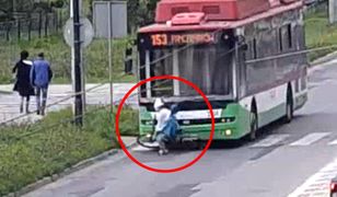 Wjechała rowerem wprost pod autobus. Nagranie z Lublina