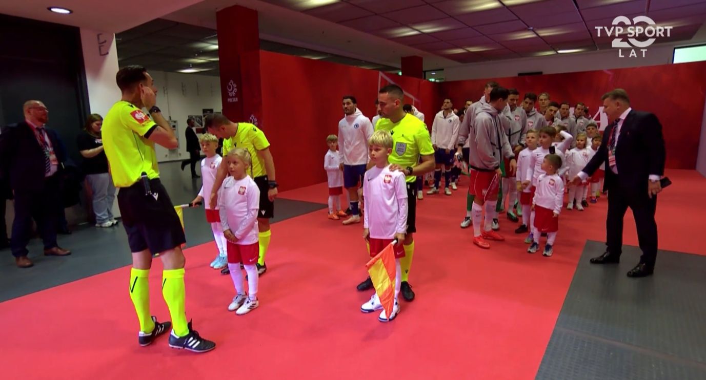 Cezary Kulesza "podmienia" towarzyszące Lewandowskiemu dziecko