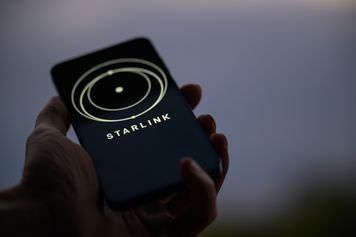 Kolejny atak Rosji w Ukrainie i alert, media o podpaleniu stacji Starlink [SKRÓT PORANKA]