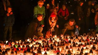 Gdańsk: Tysiące zniczy rozświetla czas zadumy