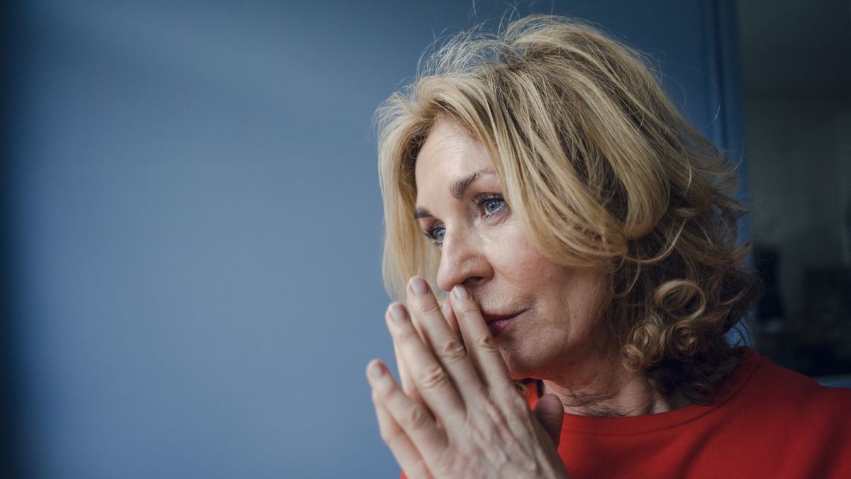 Portrait of thoughtful senior woman
Westend61
60-70 years, adults, alone, blond, casual, caucasian, colour, future, hands folded, lonely, looking sideways, pensive, sad, senior adults, single, thinking, woman