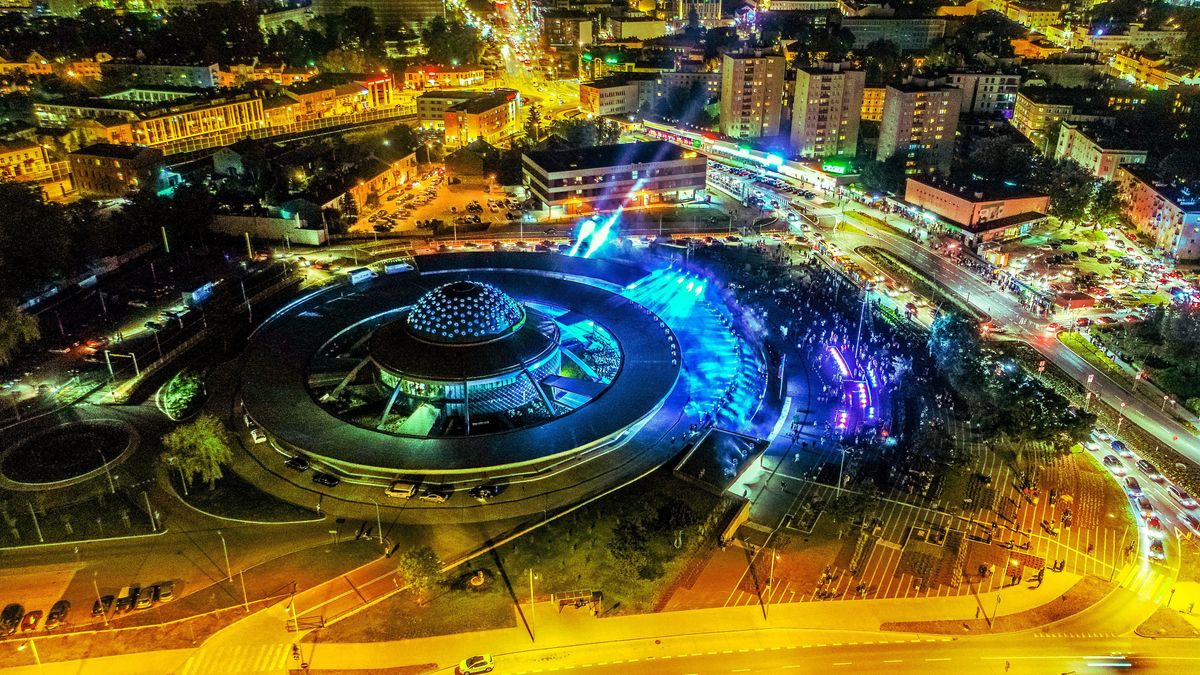 Zdjęcie dnia. Wyremontowano dworzec PKS w Kielcach - słynny spodek 1