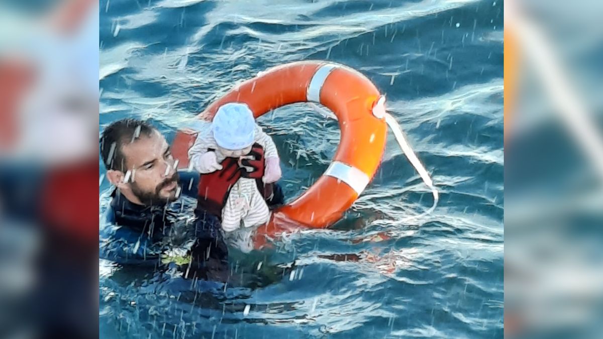 Gwardzista z jednostki specjalnej uratował niemowlę przed utonięciem. Zdjęcie łapie za serce 1
