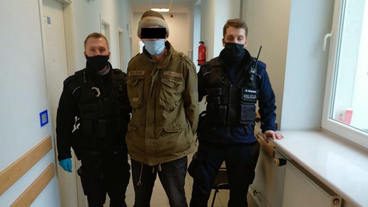 Rzucił fajerwerki pod nogi spacerowiczów 