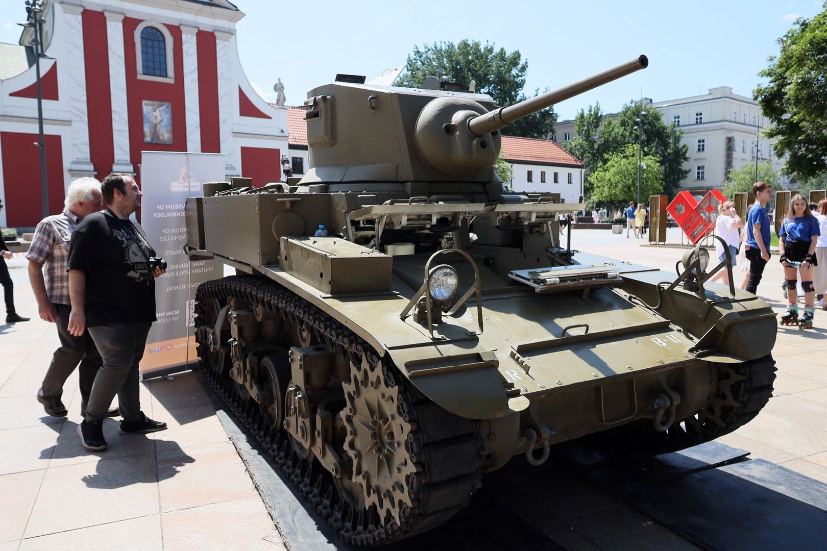 Plac Litewski stał się areną XV Festynu „Pasje Ludzi Pozytywnie Zakręconych”
