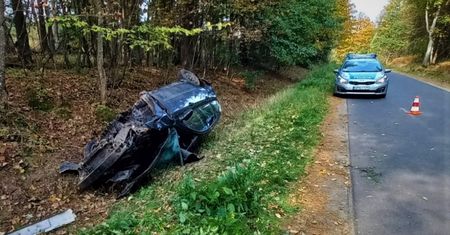 Pomorskie. Dachował pod wpływem kokainy i alkoholu. Nie miał prawa jazdy